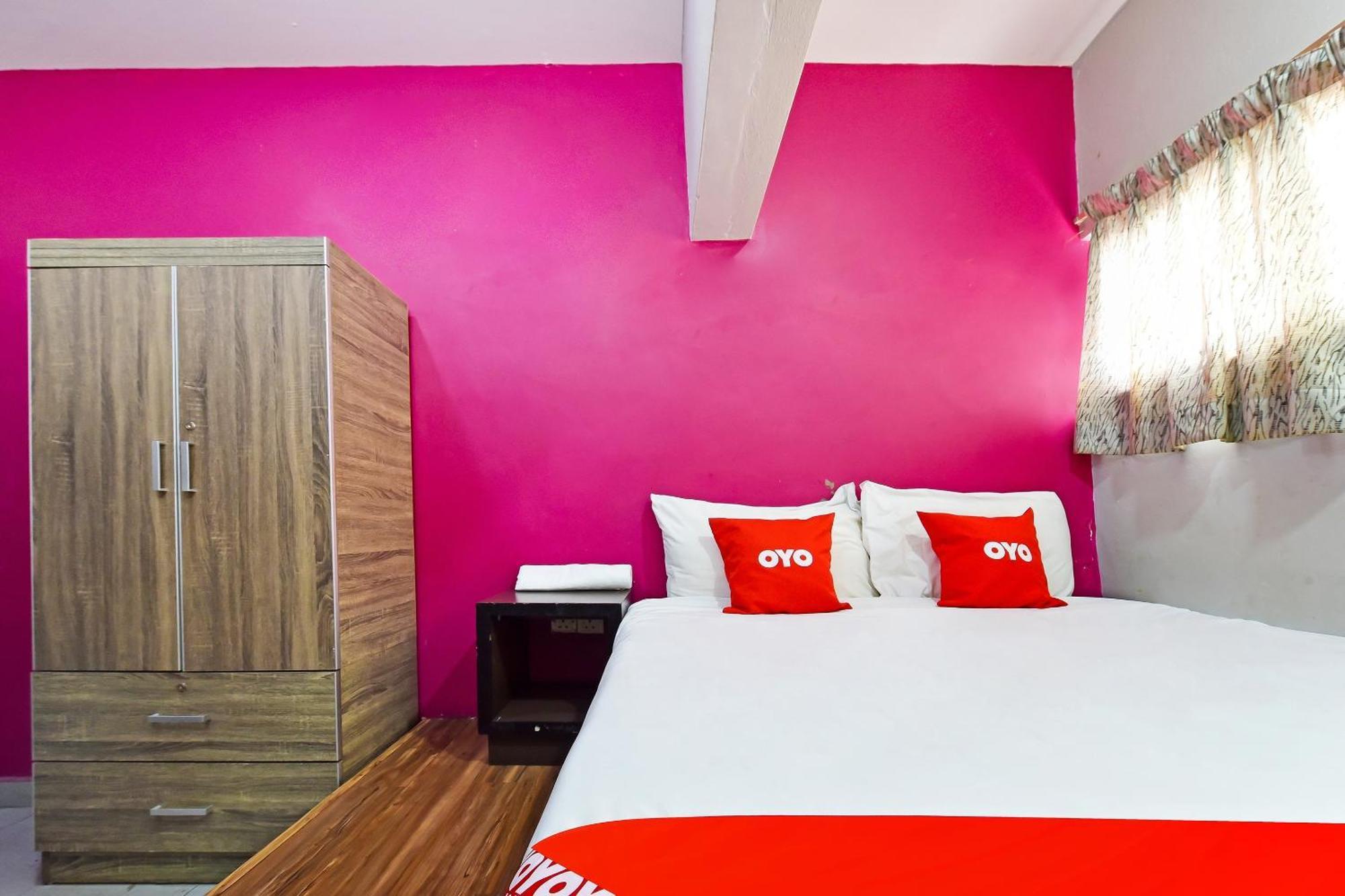 Oyo 90138 Hotel Elwarda Klcity Kuala Lumpur Exterior photo